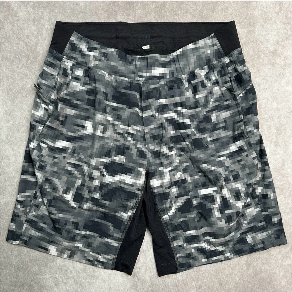 Lululemon 9” Pixel Camo Shorts - Black/Gray Lined.
